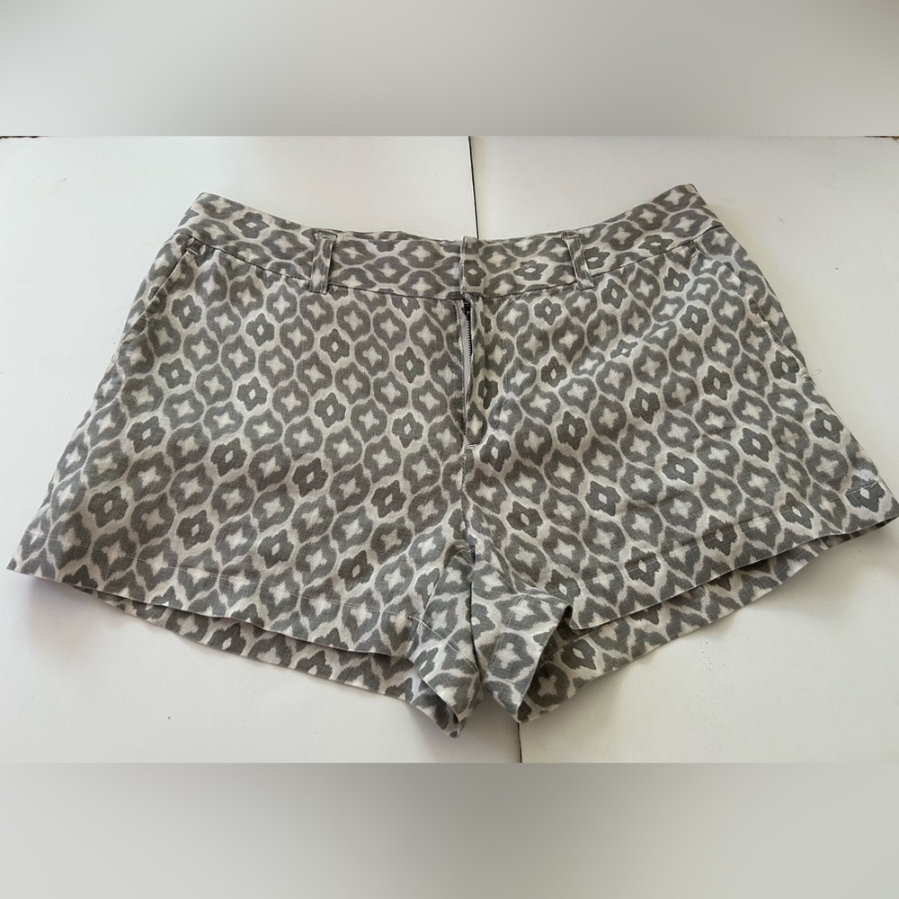 Grey and White Ikat 100% Linen Shorts size 6
